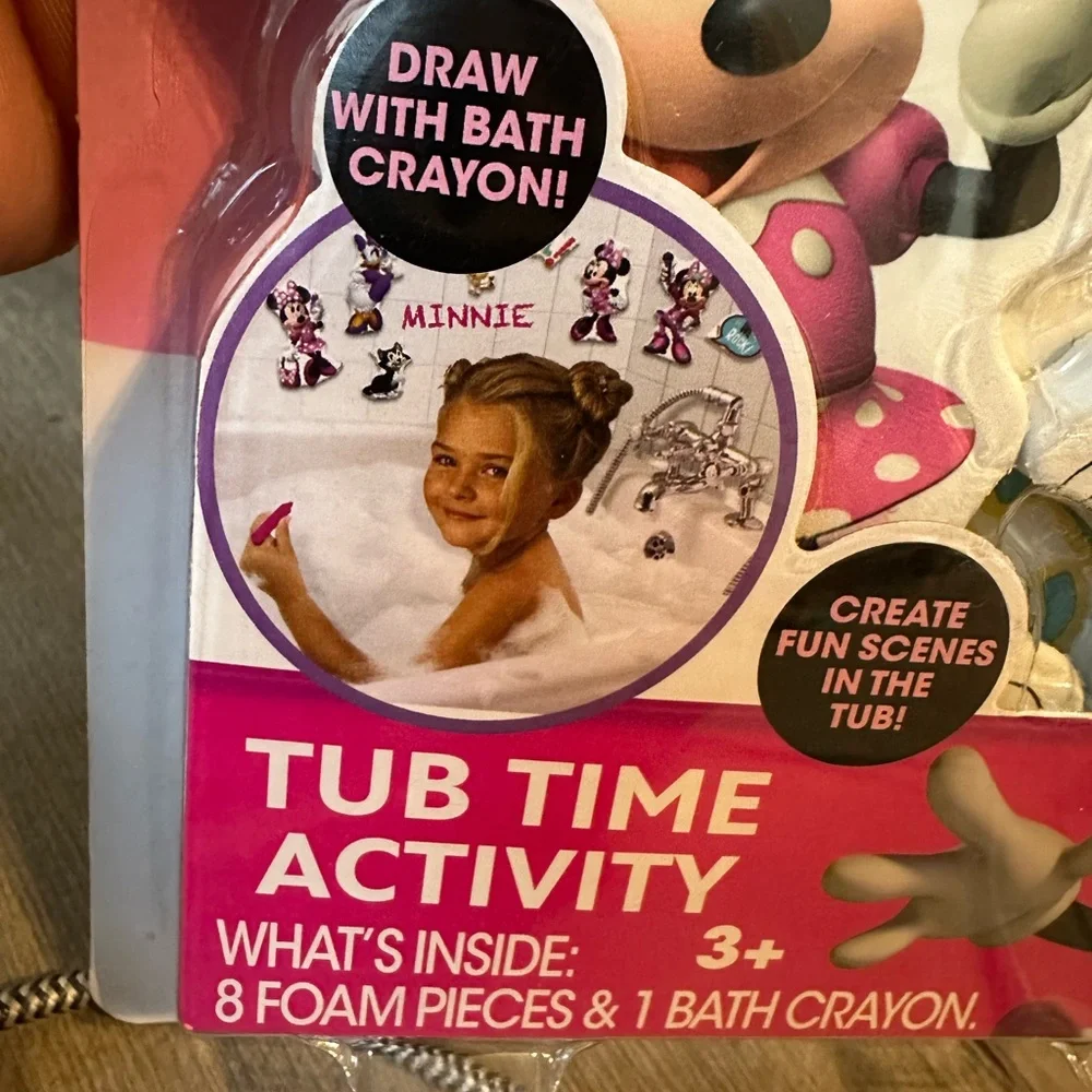 New Disney Minnie Mouse Bath Toys Crayon & Foam Friends Tub Time Activity Set